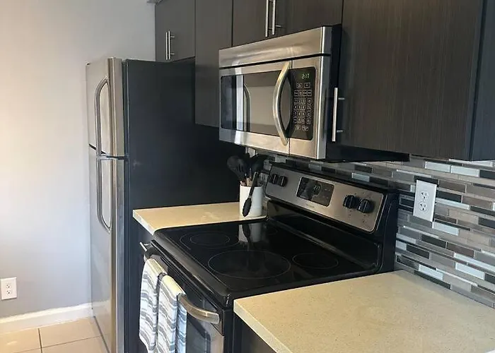 2b1b Location In Phx|pool|airport